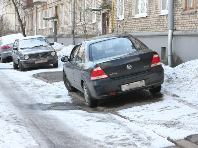 В Минске взялись за парковки: за авто в чужом дворе грозит штраф