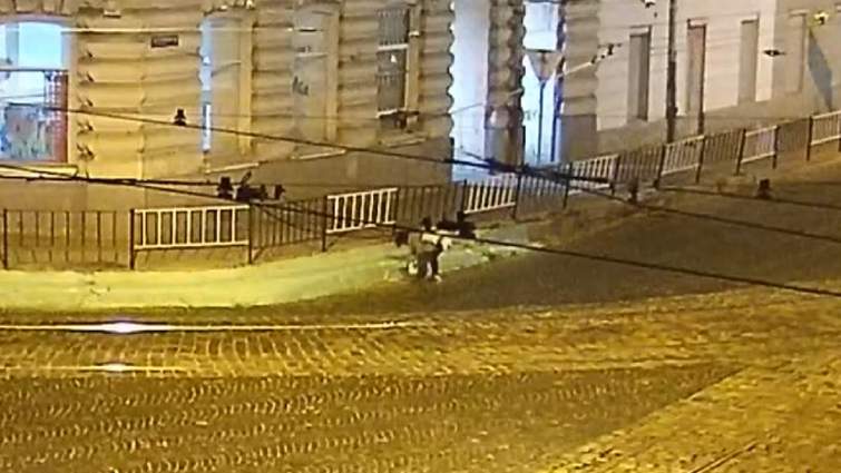 ÐÐ¾ÑÑÑ 16 Ð¾ÐºÑÑÐ±ÑÑ ÐºÐ°Ð¼ÐµÑÑ Ð·Ð°ÑÐ¸ÐºÑÐ¸ÑÐ¾Ð²Ð°Ð»Ð¸, ÐºÐ°Ðº Ð¶ÐµÐ½ÑÐ¸Ð½Ð° ÐºÑÐ°ÑÐ¸Ñ Ð±Ð¾ÑÐ´ÑÑÑ Ð½Ð° ÑÐ³Ð»Ñ ÑÐ». ÐÑÑÐ°ÐºÐ¾Ð²ÑÐºÐ¾Ð¹ Ð¸ Ð¿Ð»Ð¾ÑÐ°Ð´Ð¸ ÐÑÑÐ½Ð¾Ð¹