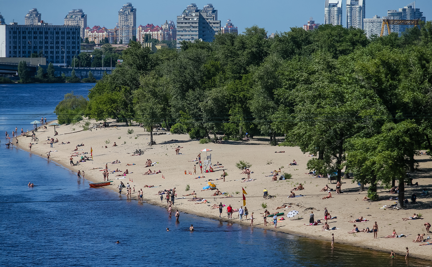 ÐÐ¾ÑÐ¾Ð´ÑÐºÐ¾Ð¹ Ð¿Ð»ÑÐ¶ Ð² ÐÐ¸ÐµÐ²Ðµ. Ð¤Ð¾ÑÐ¾ - ÐÐ¸ÐºÐ¾Ð»Ð° Ð¢Ð¸Ð¼ÑÐµÐ½ÐºÐ¾