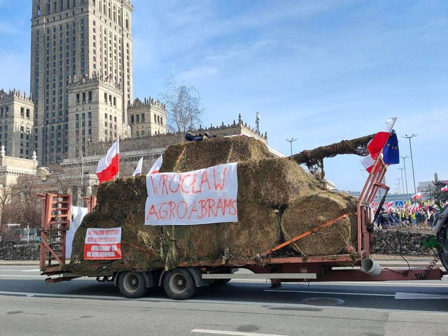 Ð¡Ð¾Ð»Ð¾Ð¼ÐµÐ½Ð½ÑÐ¹ ÑÐ°Ð½Ðº Ð½Ð° ÑÐ»Ð¸ÑÐ°Ñ ÐÐ°ÑÑÐ°Ð²Ñ