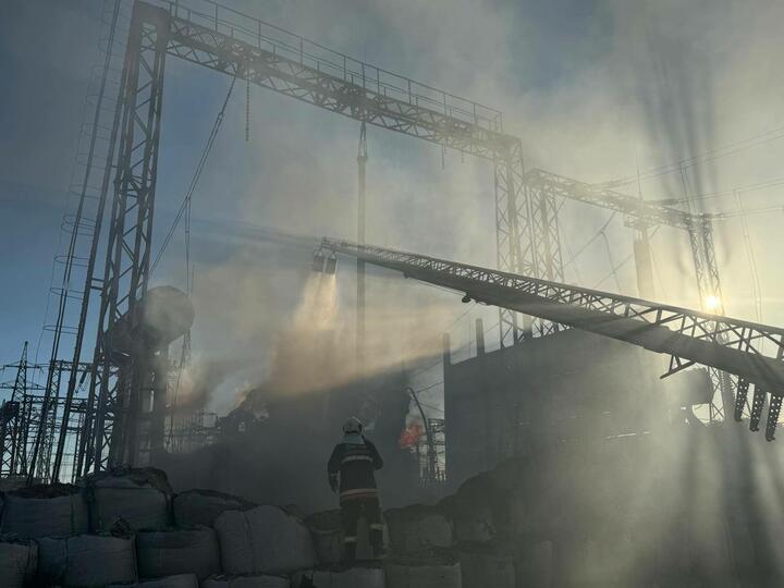 ÐÐ¾ÑÐ»ÐµÐ´ÑÑÐ²Ð¸Ñ ÑÐ¾ÑÑÐ¸Ð¹ÑÐºÐ¾Ð³Ð¾ ÑÐ°ÐºÐµÑÐ½Ð¾Ð³Ð¾ ÑÐ´Ð°ÑÐ° Ð½Ð° Ð¾Ð´Ð½Ð¾Ð¼ Ð¸Ð· ÑÐ½ÐµÑÐ³Ð¾Ð¾Ð±ÑÐµÐºÑÐ¾Ð² Ð£ÐºÑÐ°Ð¸Ð½Ñ. Ð¤Ð¾ÑÐ¾: t.me/V_Zelenskiy_official