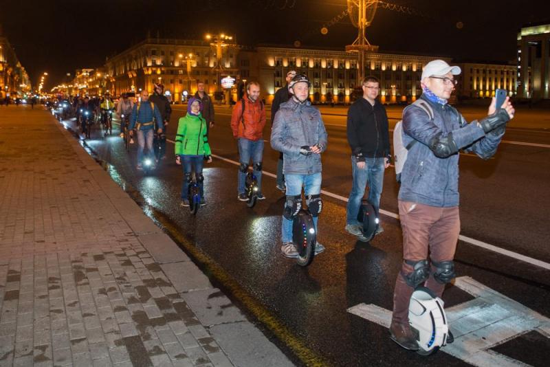 ÐÐ¾Ð½Ð¾ÐºÐ¾Ð»ÐµÑÐ½Ð¸ÐºÐ¸ Ð½Ð° Ð²ÐµÐ»Ð¾Ð¿Ð°ÑÐ°Ð´Ðµ Ð² ÐÐ¸Ð½ÑÐºÐµ. Ð¤Ð¾ÑÐ¾ -Â&nbsp;ÐÐµÐ½Ð¸Ñ ÐÐµÐ»ÐµÐ½ÐºÐ¾