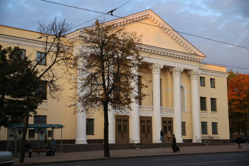 ÐÐ¾Ð»Ð³Ð¾Ðµ Ð²ÑÐµÐ¼Ñ ÑÑÐ¾Ñ ÑÐµÐ°ÑÑ Ð² ÐÐ¸Ð½ÑÐºÐµ Ð±ÑÐ» Ð·Ð°Ð±ÑÐ¾ÑÐµÐ½Ð½ÑÐ¼, Ð½Ð¾ Ð¾ÑÐºÑÑÐ»ÑÑ Ð¿Ð¾ÑÐ»Ðµ ÑÐµÐºÐ¾Ð½ÑÑÑÑÐºÑÐ¸Ð¸ Ð² 2014 Ð³Ð¾Ð´Ñ