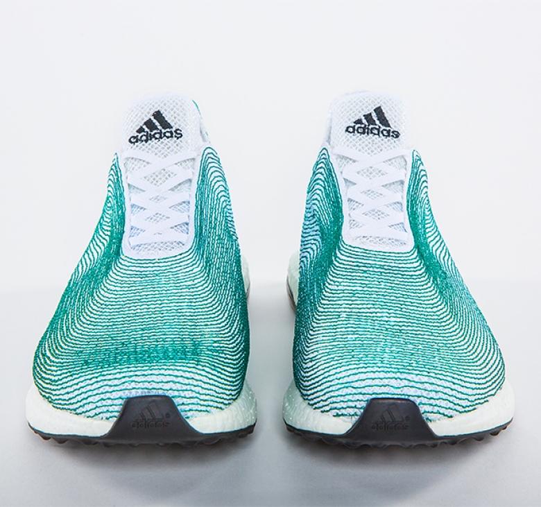 ÐÑÐ¾ÑÑÐ¾Ð²ÐºÐ¸ ADIDAS Ð¸Ð· Ð¿ÐµÑÐµÑÐ°Ð±Ð¾ÑÐ°Ð½Ð½Ð¾Ð³Ð¾ Ð¾ÐºÐµÐ°Ð½Ð¸ÑÐµÑÐºÐ¾Ð³Ð¾ Ð¼ÑÑÐ¾ÑÐ°