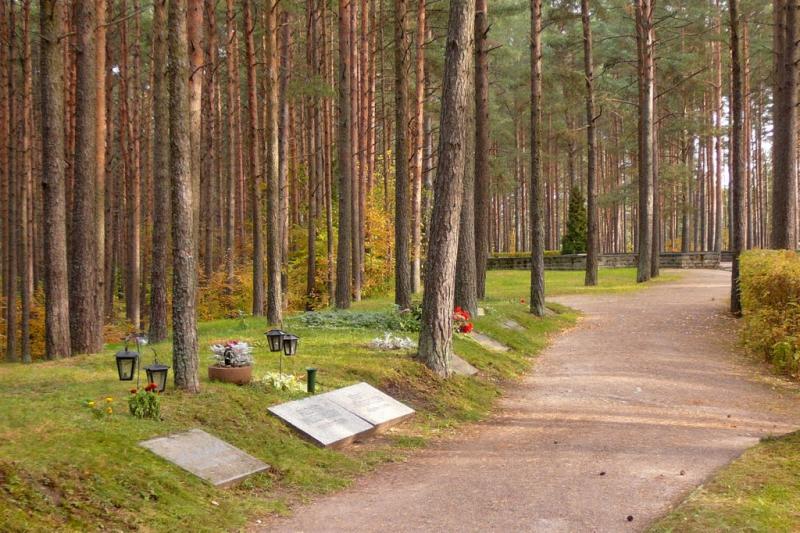ÐÐµÑÐ½Ð¾Ðµ ÐºÐ»Ð°Ð´Ð±Ð¸ÑÐµ Ð² Ð¢Ð°Ð»Ð»Ð¸Ð½Ðµ. ÐÐ²ÑÐ¾Ñ - Erkki Jauhiainen, panoramio.com