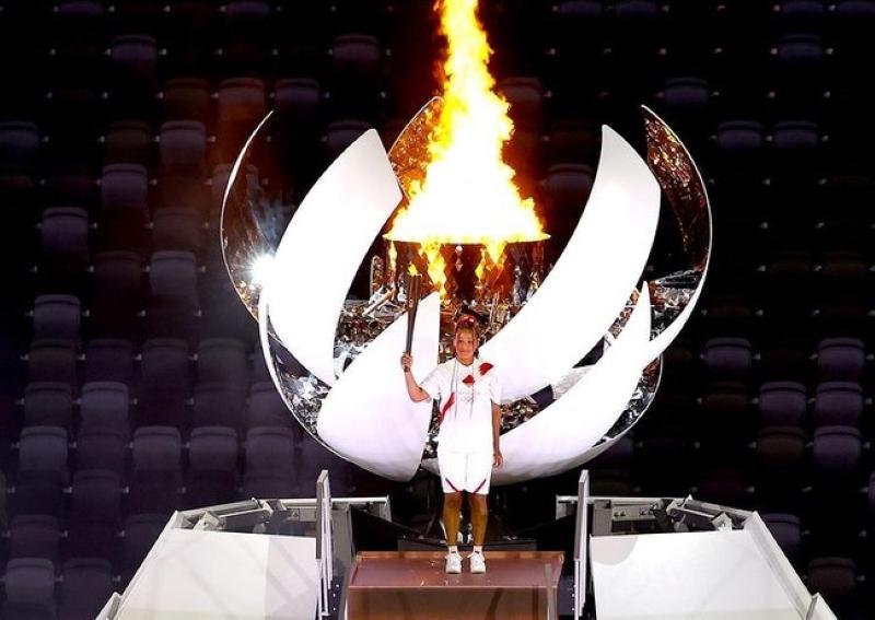 ÐÐ»Ð¸Ð¼Ð¿Ð¸Ð¹ÑÐºÐ¸Ð¹ Ð¾Ð³Ð¾Ð½Ñ Ð·Ð°Ð¶Ð³Ð»Ð° ÑÐ¿Ð¾Ð½ÑÐºÐ°Ñ ÑÐµÐ½Ð½Ð¸ÑÐ¸ÑÑÐºÐ° ÐÐ°Ð¾Ð¼Ð¸ ÐÑÐ°ÐºÐ°. Ð¤Ð¾ÑÐ¾ â olimpics.com
