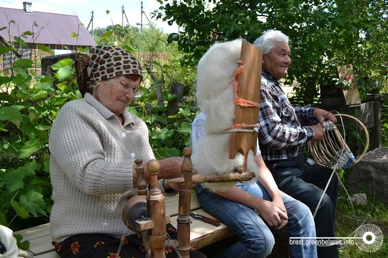 Ð¡ÐµÐ¼ÑÑ ÐÐ±ÑÐ°Ð¼ÑÑÐºÐ¾Ð² Ð² Ð´ÐµÑÐµÐ²Ð½Ðµ ÐÐµÐ»Ð°Ñ