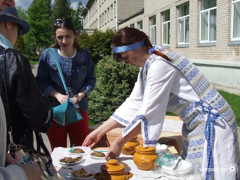 Ð¡ÑÐ¾Ð» Ð²Ð¾ Ð´Ð²Ð¾ÑÐµ Ð¸Ð½ÑÐµÑÐ½Ð°ÑÐ°